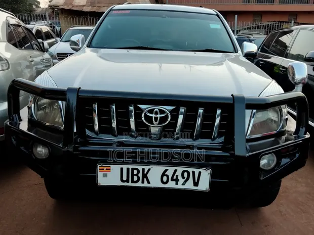 Toyota Land Cruiser Prado 2006 Silver - 1