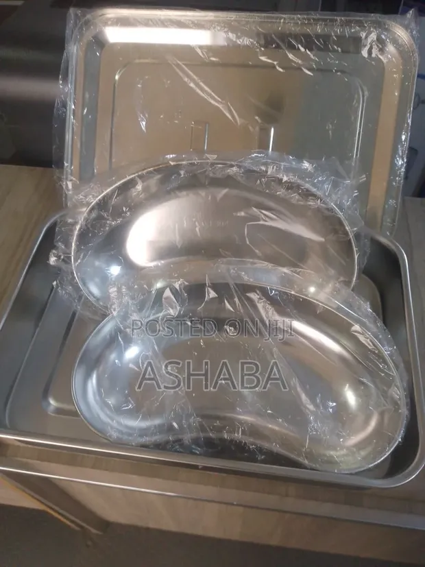 Kidney Dishes - Medical Trays - 1