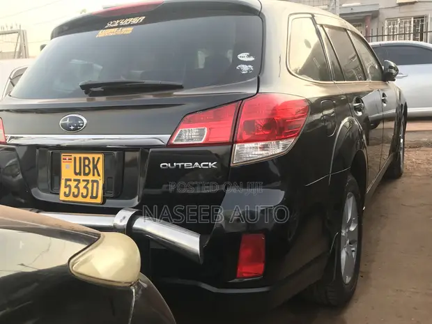 Subaru Outback 2011 Black - 1