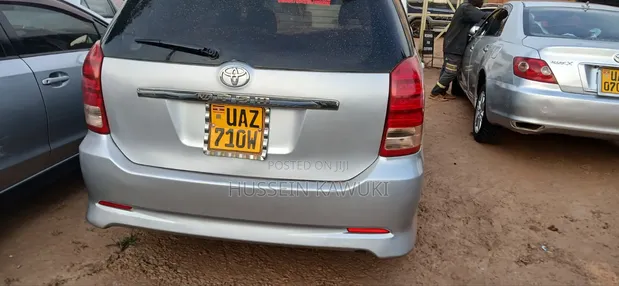 Toyota Wish 2006 Silver - 1