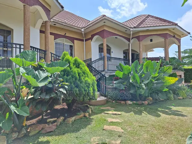 4 Bedroom House for Sale in Muduuma - 1