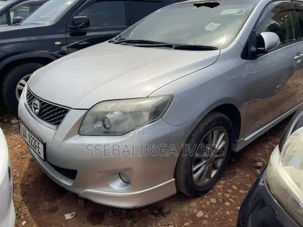 Toyota Corolla Fielder 2010 Silver - 1