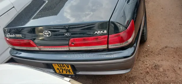 Toyota Mark II 2000 Gray - 1