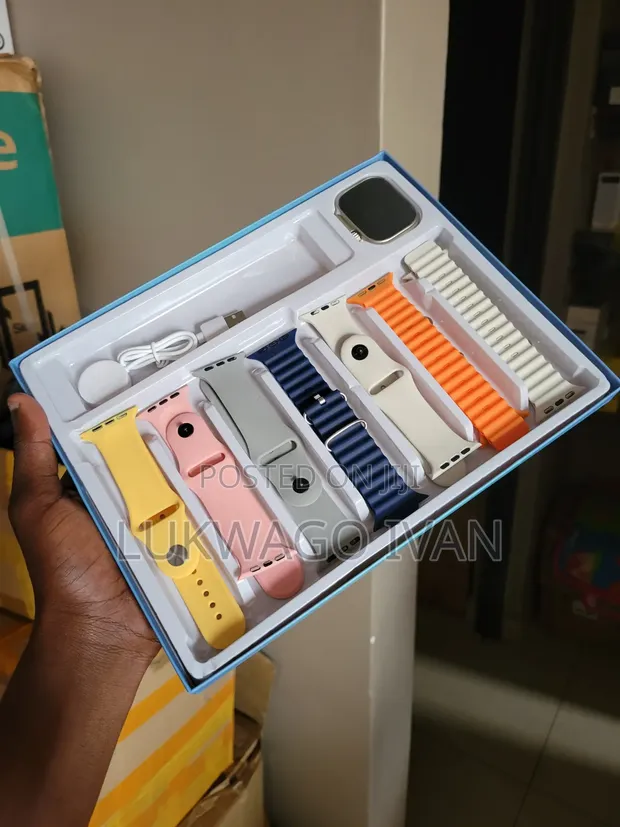 Ultra 3 Smart Watch with 7 Straps - 1