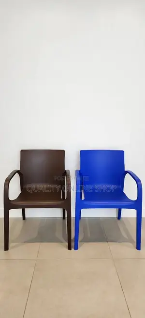 All Sized Plastic Chairs for Garden & Hotels
