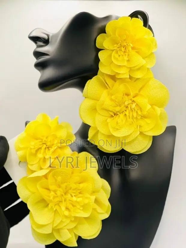 FOREVER 21 Floral Earrings - 1