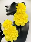 FOREVER 21 Floral Earrings - 1
