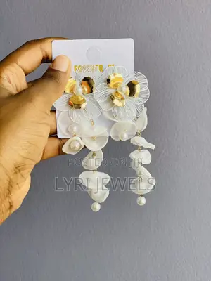 FOREVER 21 Floral Earrings