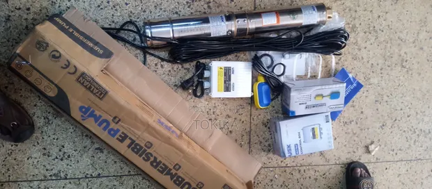 Freevel Submersible Water Pump - 62m (200ft) - 1