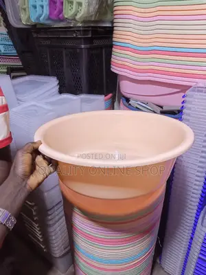 Round Plastic Basin