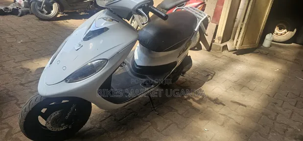Honda Dio Scooter 2025 White - 1