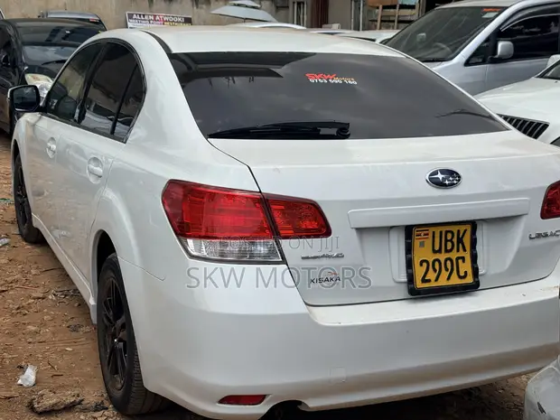 Subaru Legacy B4 2010 White - 1