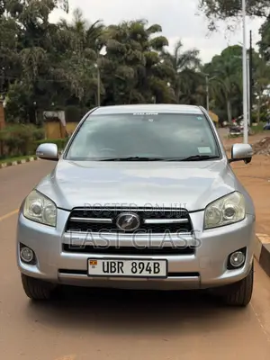 Toyota RAV4 2.5 SUV 2010 Silver