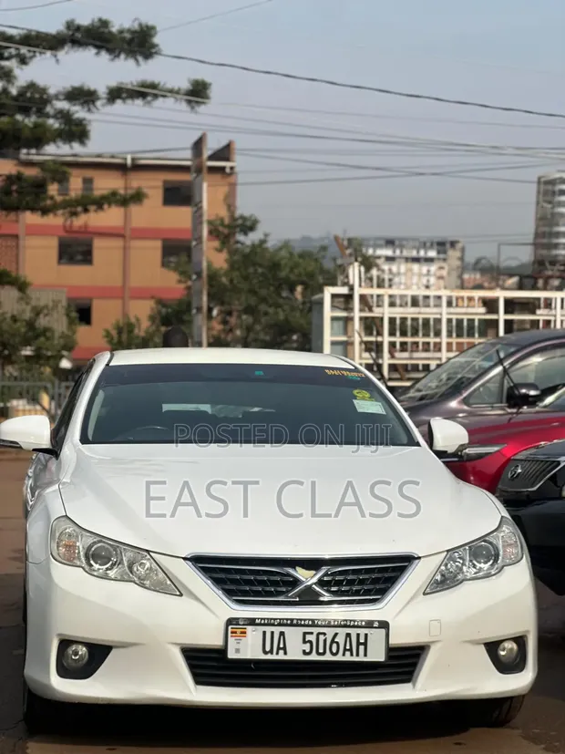 Toyota Mark X 2011 Silver - 1