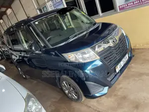 Toyota Roomy 2017