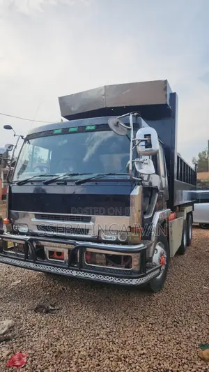 Fuso Dumper Truck - 10 Tyres