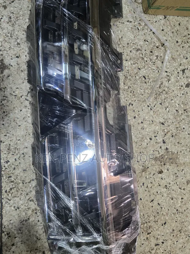 Mitsubishi Pajero 2014-2016 Front Bumper Grill - 1