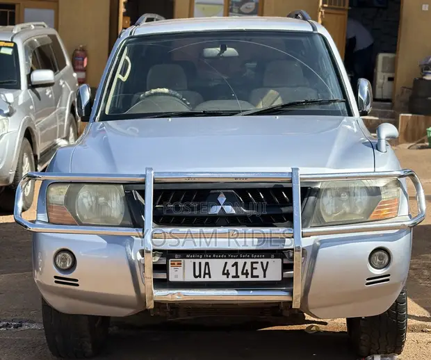 Mitsubishi Pajero 2.5 TD Classic 2008 Silver - 1