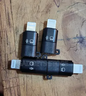 USB-C Female to Lightning Male Adapter