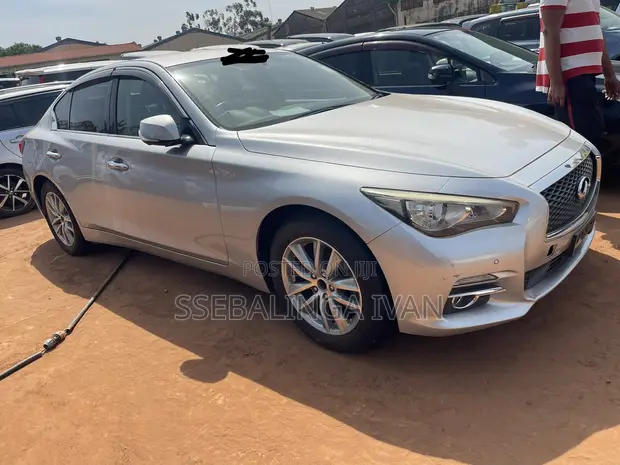 Nissan Skyline 2016 Silver - 1