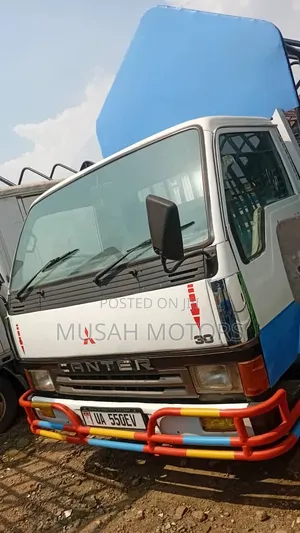 Mitsubishi Canter Food Truck