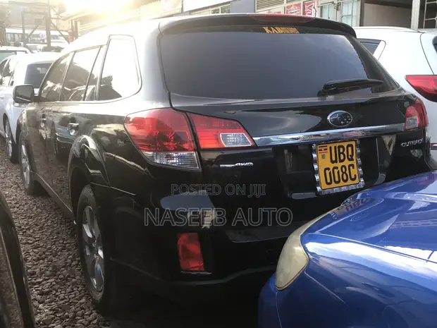 Subaru Outback 2010 Black - 1