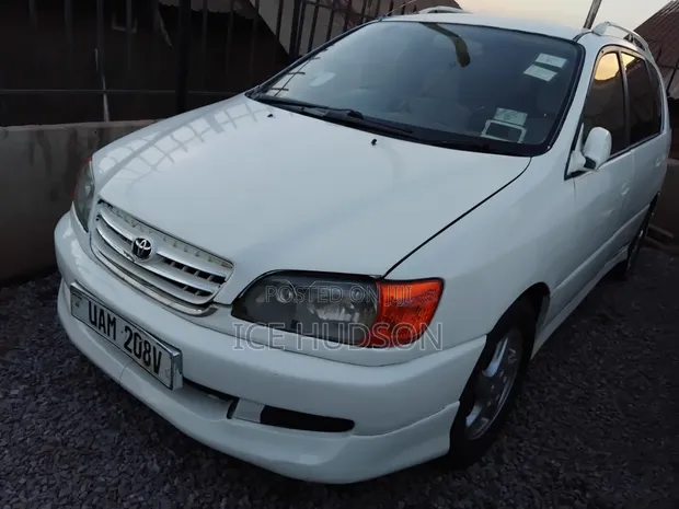 Toyota Ipsum 1999 White - 1