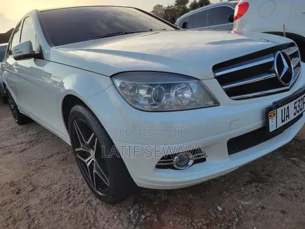 Mercedes-Benz C-Class C 200 Kompressor (W204) 2008 White - 1