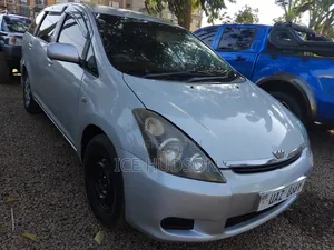 Toyota Wish 2005 - Ivory