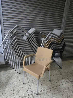 Plastic Chairs for Bars, Restaurants, Gardens, Cafes
