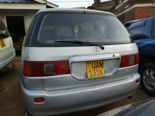 Toyota Ipsum 1999 Gray - 1