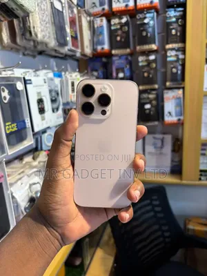 Apple iPhone 16 Pro 256GB Gold