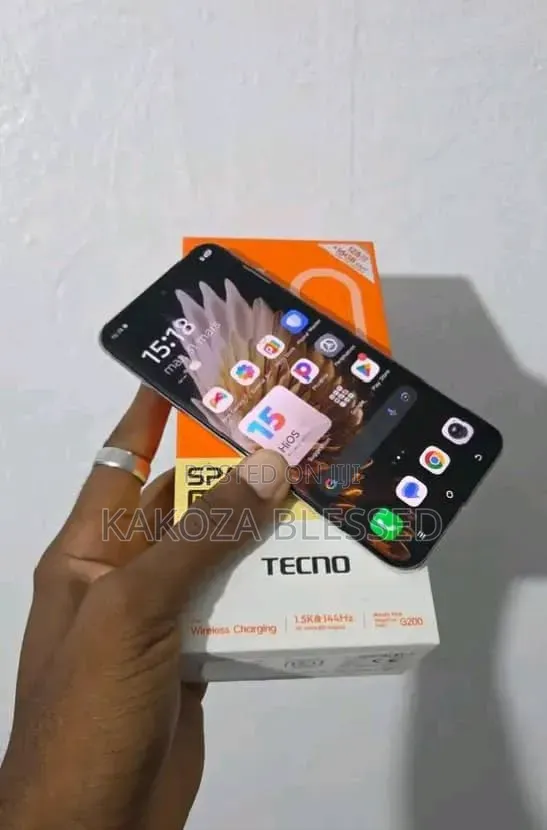 New Tecno Spark 40 Pro+ 256GB White - 1