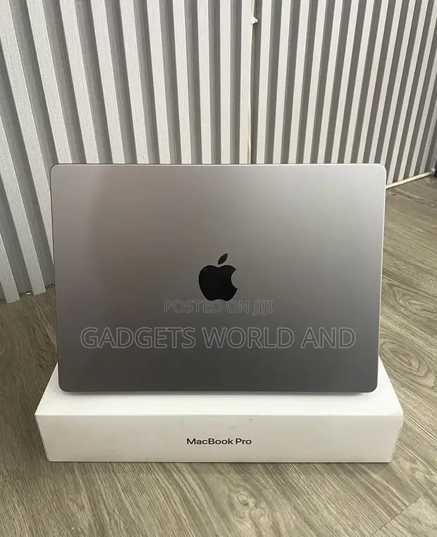 Apple MacBook Pro 16" M1 Pro 16GB RAM 1TB SSD - 1