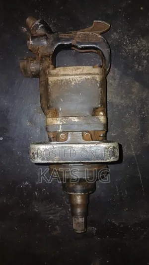 INGCO Heavy Air Impact Wrench (1 inch Drive)