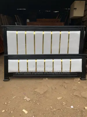 6x6 Kaliba Bed - Solid Wood