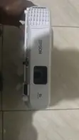 Epson EB-E01 Projector - 1