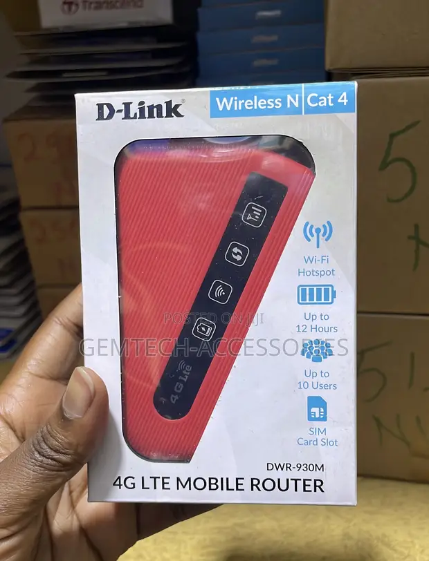 D-Link DWR-930M 4G LTE Mobile Router (MiFi) - 1