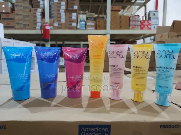 Aura Facial Cleanser - 1