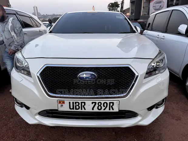 Subaru Legacy 2017 White - 1