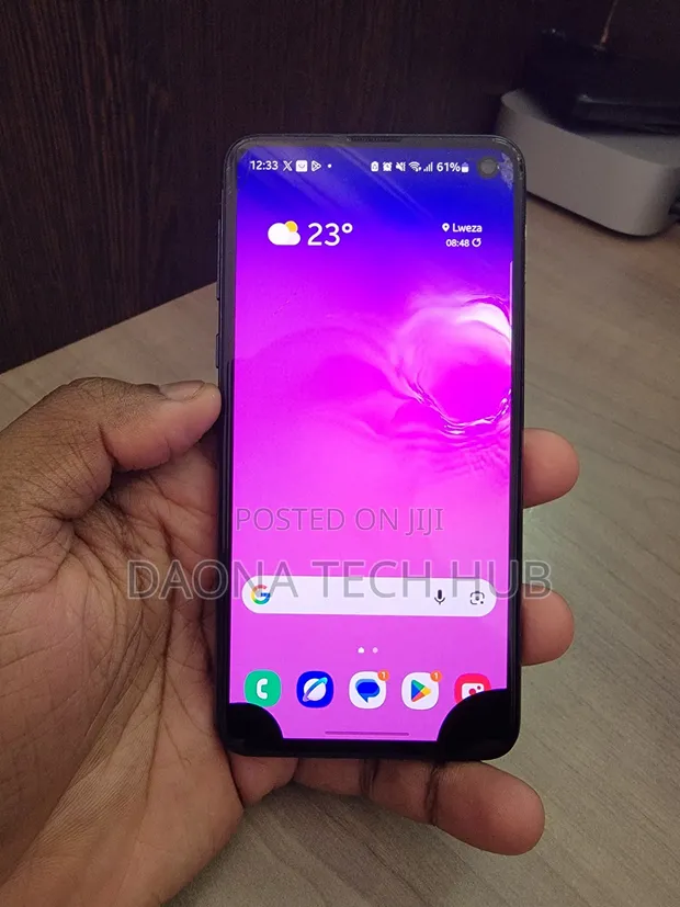 Samsung Galaxy S10e 128GB Black - 1
