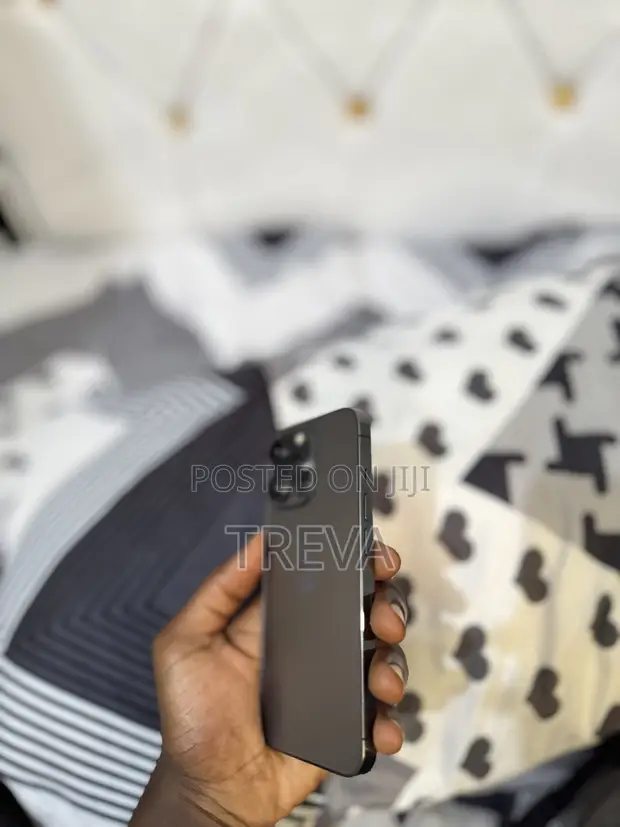 Apple iPhone 13 Pro 128GB Black - 1