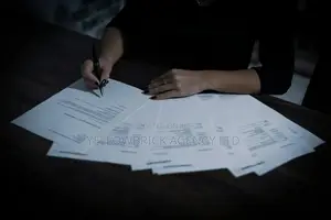 Contract Drafting Services by Experienced Lawyer