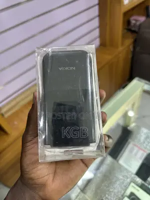 New Nokia 2720 Flip 4GB Black
