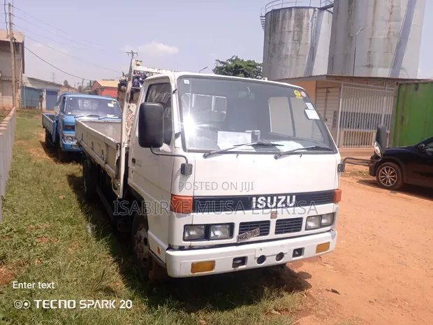 Isuzu ELF 4B E1 Engine Long Chassis Truck - 1