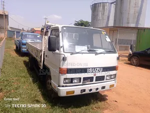 Isuzu ELF 4B E1 Engine Long Chassis Truck