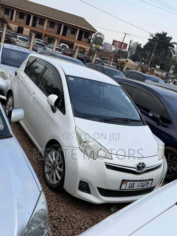 Toyota Ractis 1.5 AWD 2012 White - 1