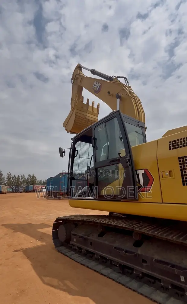 CAT 321 Excavator - 1