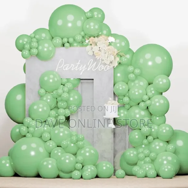 Pearl Light Green Balloons (100pcs) - 1