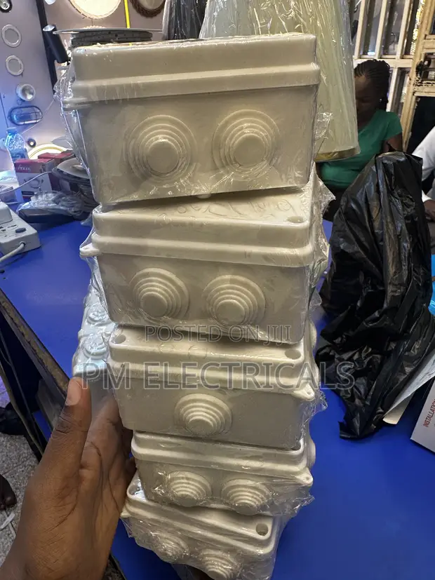Electrical Wire Connector - 1